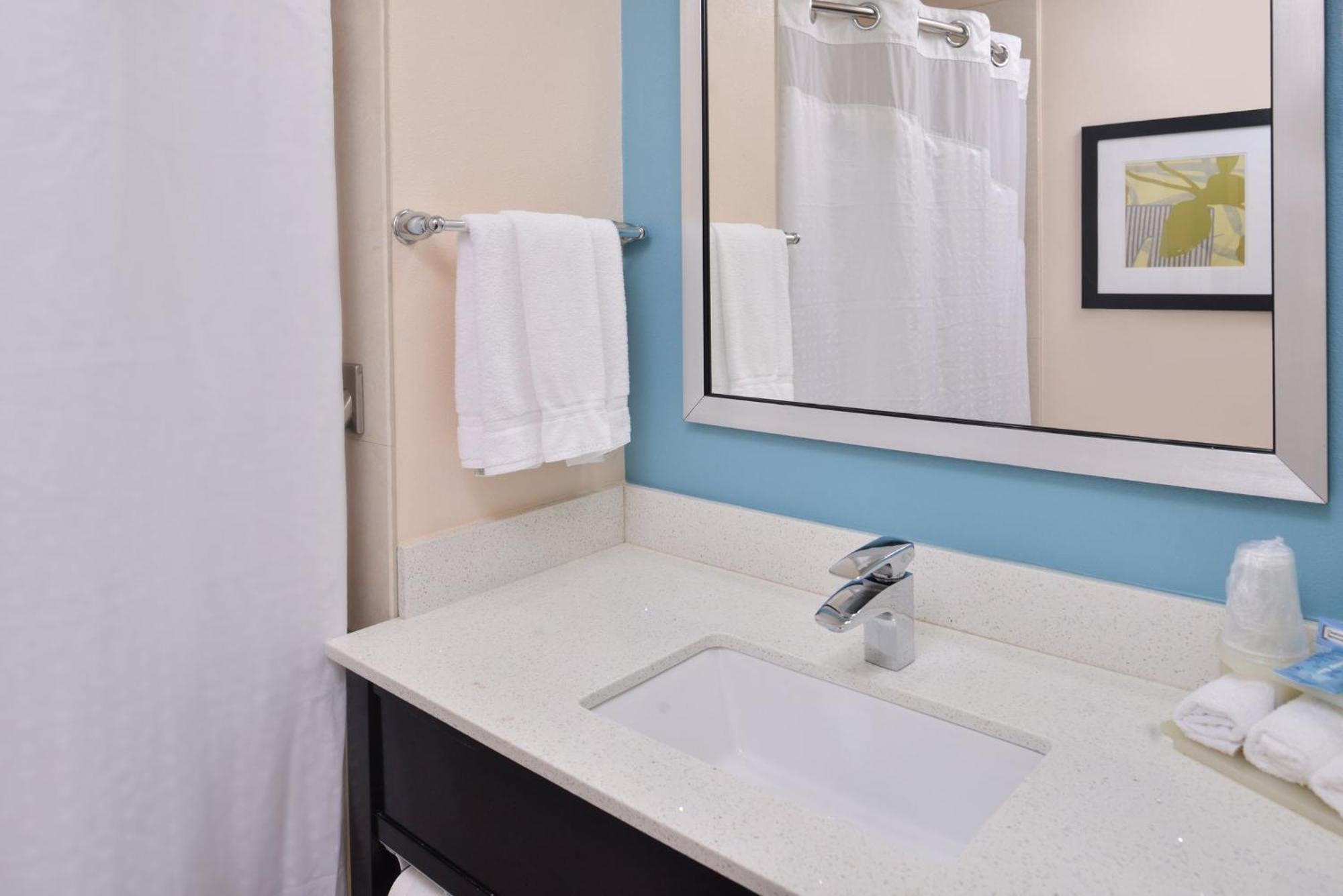 Holiday Inn Express Montgomery East I-85 By Ihg Экстерьер фото