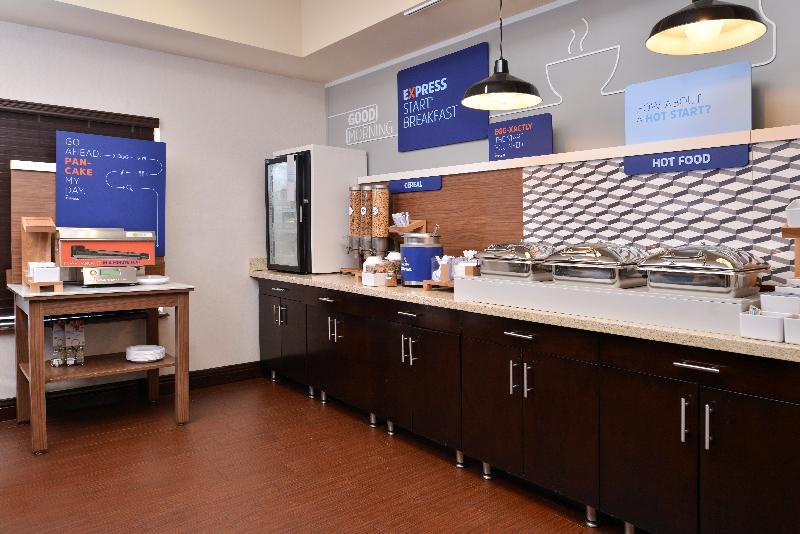 Holiday Inn Express Montgomery East I-85 By Ihg Экстерьер фото